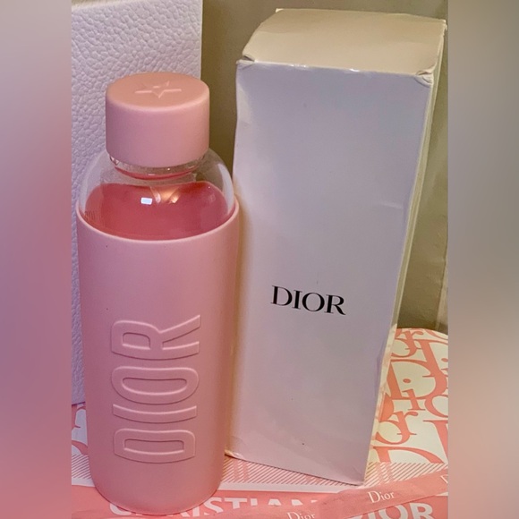 Dior Glass Water Bottle with Pink Silicone Cover Traveling - Picture 11 of 13